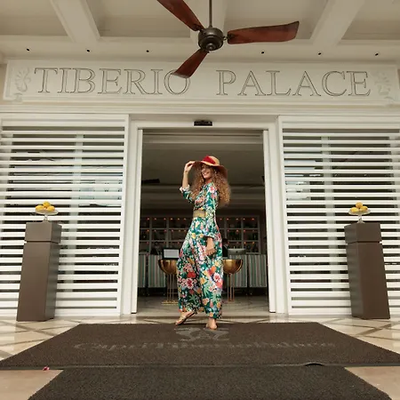Tiberio Palace - The Leading Of The World 5* קאפרי
