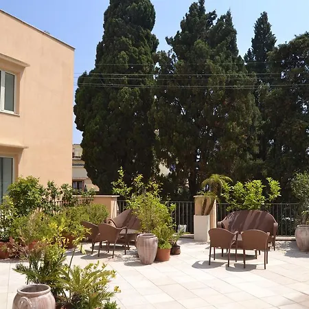 Tiberio Palace - The Leading Of The World קאפרי